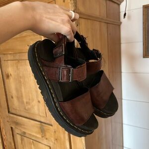 Dr. Martens Burgundy Voss Platform Sandals ☀️ a rare color!